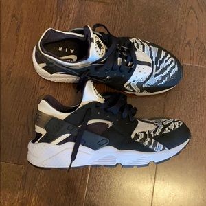 Men’s NIKE Huaraches